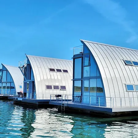 Schwimmende Rooftop Apartment *