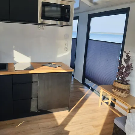 Schwimmende Rooftop Apartment *
