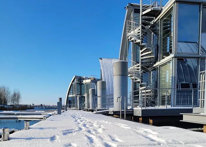 شقة Schwimmende Rooftop